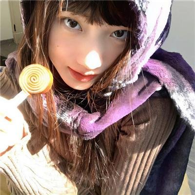 魕